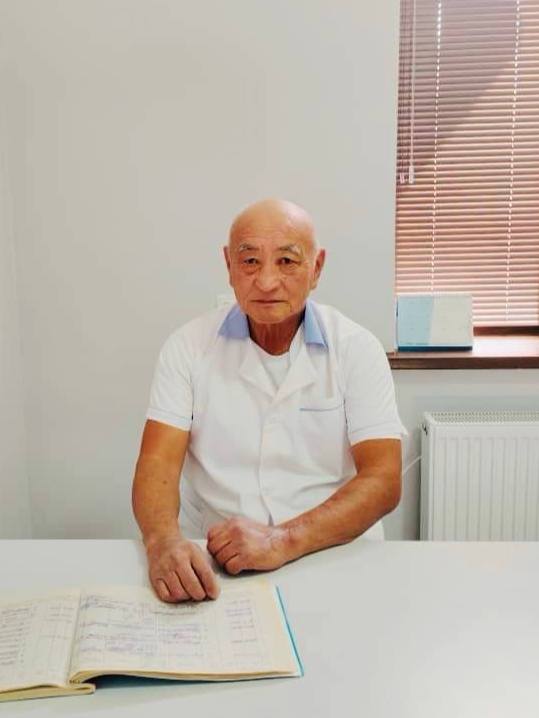 Эльфрентий Ли — главный врач, врач-паразитолог